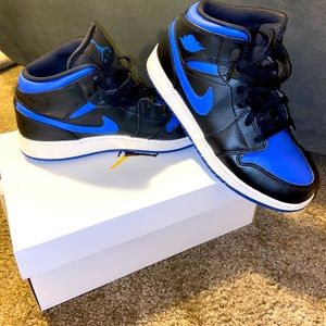 Jordan 1 Mid “Royal 2020”